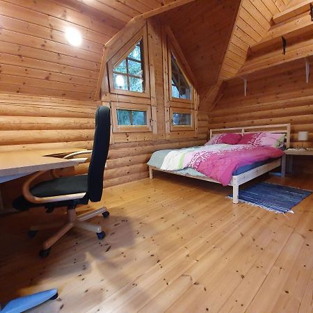 Cosy Spacious Wooden Chalet Na Hrib Stiska Vas Exteriér fotografie