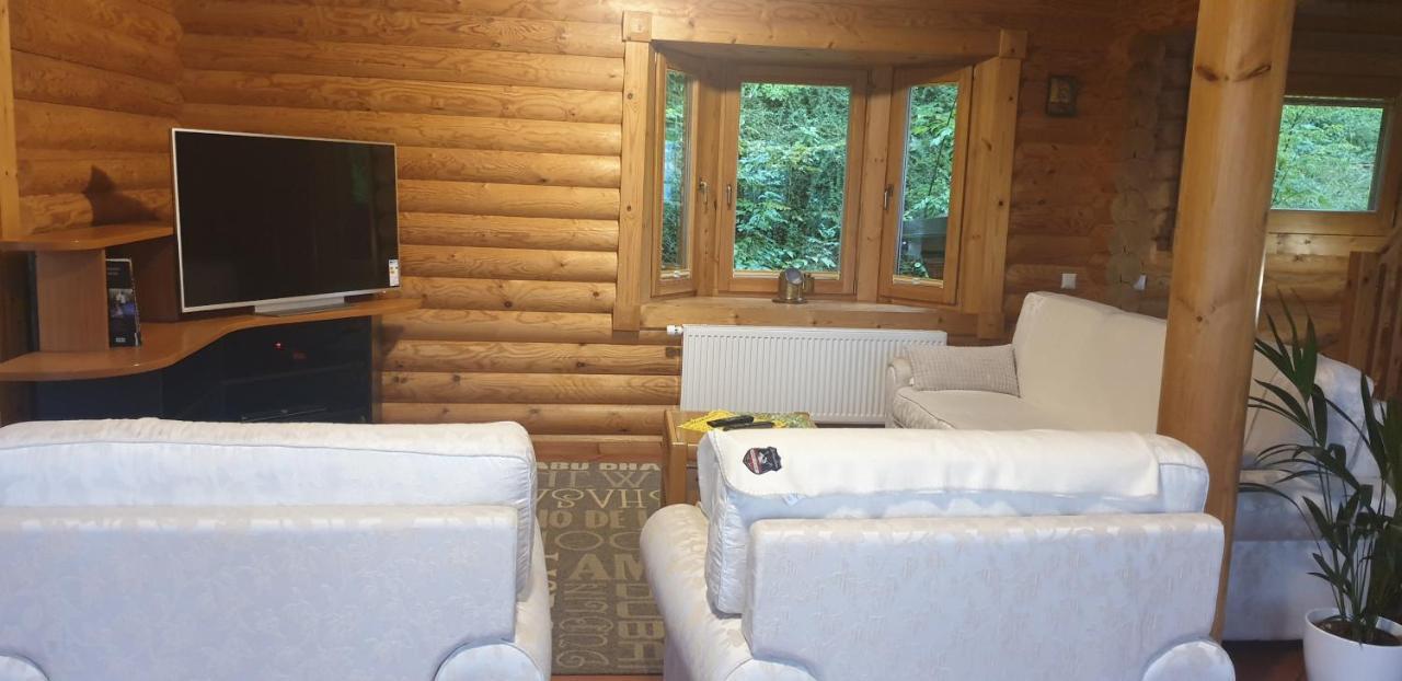 Cosy Spacious Wooden Chalet Na Hrib Stiska Vas Exteriér fotografie